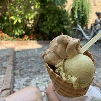 Veganes Nuss- und Pistazieneis ✨  at Gelateria Cento Per Cento in Malcesine