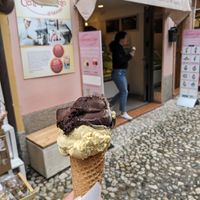  at Gelateria Cento Per Cento in Malcesine