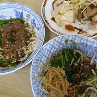thin 'chickn' noodles (just flavour, no extra mock meat) / sesame noodles at HéngChūn SùShí Miàn 恆春素食麵 in Hengchun