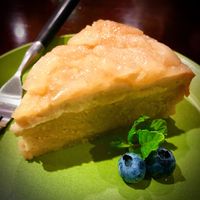 baked pear and cheese tart at Vegi Kitchen Gu Gu in Nagoya