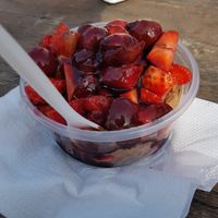 Passionfruit, chocolate, cherries, strawberries and chocolate sauce (is vegan aswell) at Wingbergerhoeve IJS & Fruit in Vijlen