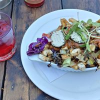 Poutine végane et kombucha at L'Innocent in Riviere-du-loup