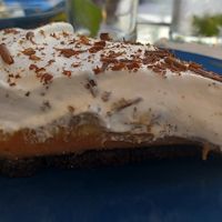 Tarte de oreo com banana e caramelo at Veggie Cafe in Albufeira