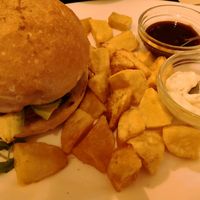 Hamburguesa vegana de tofu at La Brava in Ourense