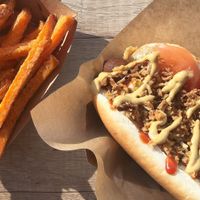 good wiener hotdog at Voodies in Vienna