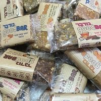Goodbar offers healthy and delicious sugar-free energy bars, with no preservatives.
Goodbar exists in 6 flavours: Original, Crispy Peanut Butter, Apple Cinnamon, Ginger Lemon, Winter Spices and Coffee Hazelnut (vegan).  These kosher snacks for the whole family are hand-made, packaged and distributed all over Israel. 
 at GoodBar in Safed