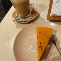 Passionsfrucht-Tarte und Chai Latte 💕 at ETN saladebar in Enschede