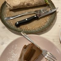  Geese cake an burger wrap   at ETN saladebar in Enschede