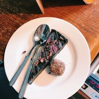 Licorice raw cake and energy ball at Spiregarden in Kristiansand
