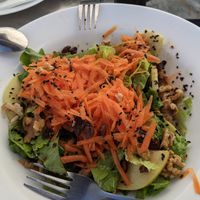 Veganer Salat Caprice mit tofu at El Sibarita in Lanzarote