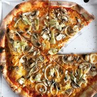 Vegan cheese and the toppings you like. Great though and tasty marinara.  at La Pizza Buona- Pizzakurier & Takeaway in Zurich