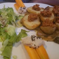 Patatas con mousse de tomate seco y xitake at Esbioesfera in Cardedeu