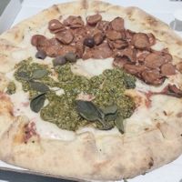 Meia pesto meia calabresa at Pop Vegan Food in Sao Paulo