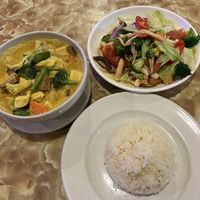 Red curry and mixed veg bowl  at Dow Vegan Restaurant in Koh Phi Phi