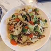 Fried cashew with mushroom and brocolli at Dow Vegan Restaurant in Koh Phi Phi