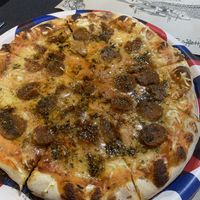 The Criolla vegan chorizo pizza 😍 #Veganuary at Pizzeria La Faina in Malaga