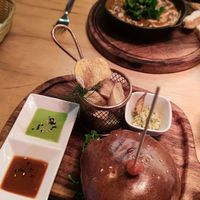 Quinoa burger with delicious guacamole 😍 at Chia Vegan Restaurant in Cusco