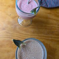 Strawberry and chocolate/banana smoothies at Chia Vegan Restaurant in Cusco