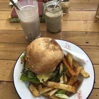 Burger at Portershed in Christchurch
