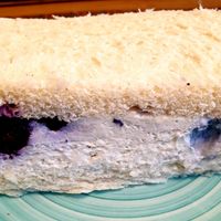 blueberry cashew cream at Maju Story 마주이야기 in Seoul