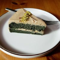 Gluten-free mugwort cake with roasted soybean cream at Maju Story 마주이야기 in Seoul