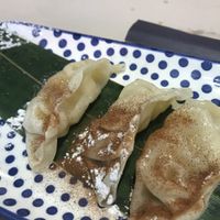 Sweet gyoza filled with apples and cinnamon (usually served with cream on the side, ask it without cream) at Shi's Restaurant in Pordenone