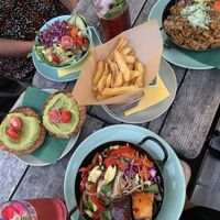 Bowls, Beilagensalat, Pommes, avocado toast   at Veggiezz - Opernring in Vienna
