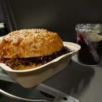 Farmer's Burger and walnuss nougat cake at Veggiezz - Opernring in Vienna