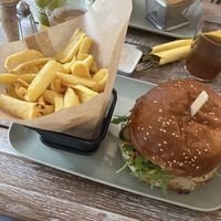 Burger with pea protein patty   at Veggiezz - Opernring in Vienna