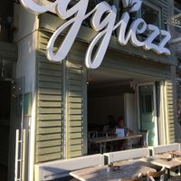 die Außenansicht at Veggiezz - Opernring in Vienna