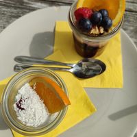 Panna cota // marzipan cake at Veggiezz - Opernring in Vienna