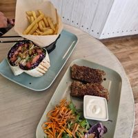 Seitan steak and Gyros at Veggiezz - Opernring in Vienna