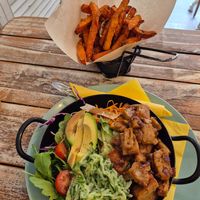 Closer view of the same dishes at Veggiezz - Opernring in Vienna