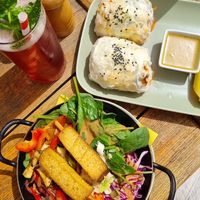 Kimchi summer rolls and satay salad with tofu skewers at Veggiezz - Opernring in Vienna