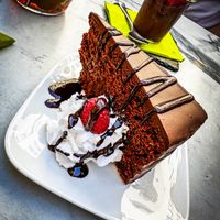 Sachertorte, Avocado 🥑 Mousse au Chocolat  🤤  at Veggiezz - Opernring in Vienna