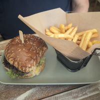 Veggie burger at Veggiezz - Opernring in Vienna