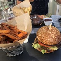 Sehr nice smokey burger  at Veggiezz - Opernring in Vienna