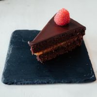 Vegan Sachertorte at Veggiezz - Opernring in Vienna