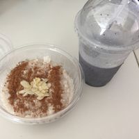 vegan rice pudding and vegan blueberry peanut butter smoothie. at Blend Cups Organic in Hackensack