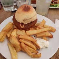 Le burger seitan at The Judgy Vegan in Brussels