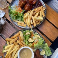 Boulets sauce Liégeoise and Dino & friends  at The Judgy Vegan in Brussels