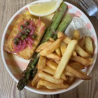 Tofu „sole meunière” and asparaguss  at The Judgy Vegan in Brussels
