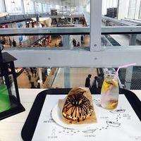 sweet bagel with banana and peanut butter at Vegg-Go in Vienna