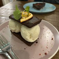 front cake : CBD BROWNIE ICE CREAM SANDWICH, cake behind : CBD RAW OF SOY SAUCE JIUQU
CHOCOLATE CAKE  at Hemp Cafe Tokyo in Tokyo