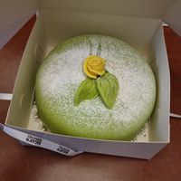 Vegan Prinsesstårta at Bagar'n Hornstull in Stockholm