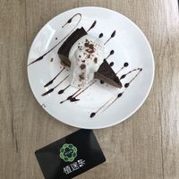 Thai milk tea cake at The Green Room in Taipei