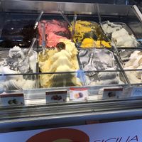 8 vegan options and vegan cones at Dolce Sicilia in Malmo