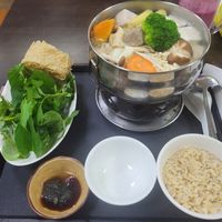 Mild hot pot at Guan Shi Yin Organic Lifestyle in Taichung