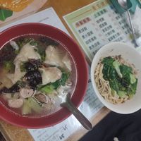 Wonton Noodles and Sesame Paste Noodles at Jiu Liu Su Shi in Taichung