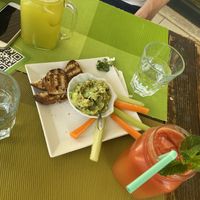 Guacamole starter and juices  at Super Juice in Praia Da Rocha